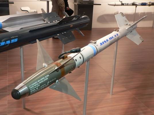 AIM-9空空导弹