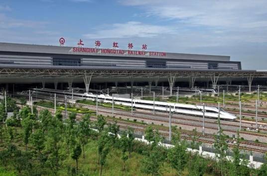 上海虹桥站（中国上海市闵行区境内铁路车站）