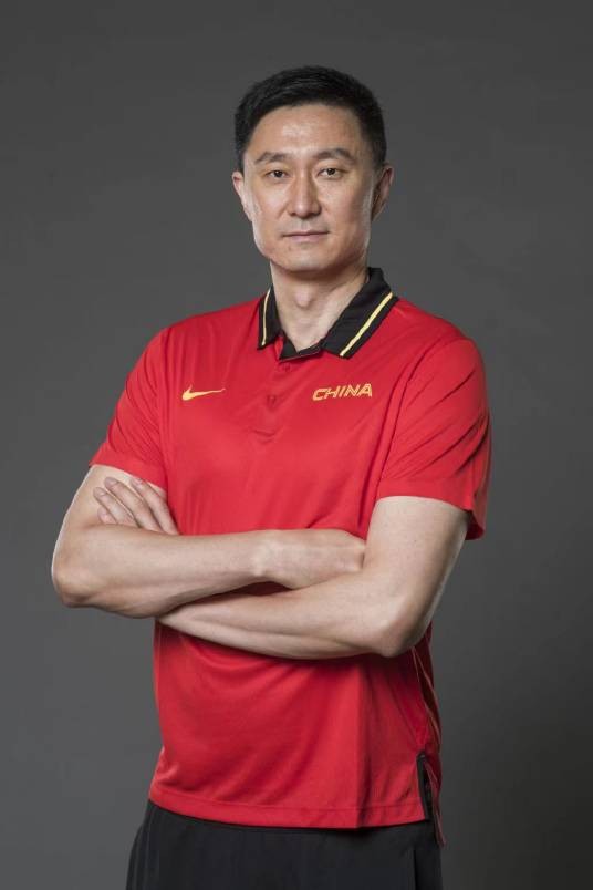 杜锋(中国前职业篮球运动员,中国男篮前主教练,CBA广东队主教练)