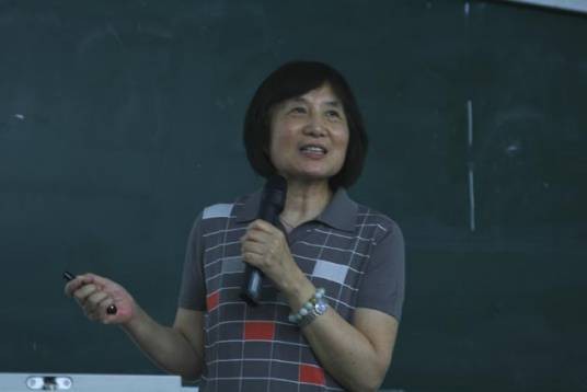 舒华（北京师范大学教授）