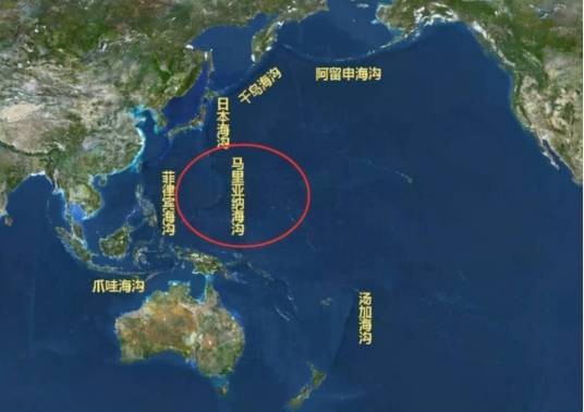 马里亚纳海沟(地形地貌)