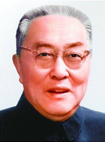 高扬（原中顾委委员、中央党校原校长）