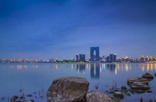 金鸡湖（江苏省苏州市的湖泊、太湖的支流）