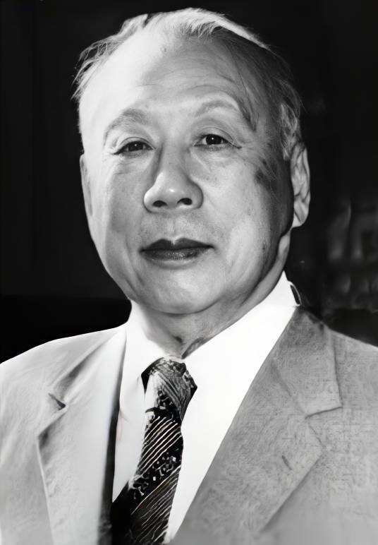 伍修权（陆海空三军院校建设开拓者之一）