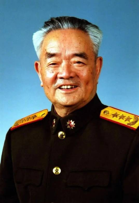 万海峰（第十二届中央委员，第十三届中顾委委员，原成都军区政委）