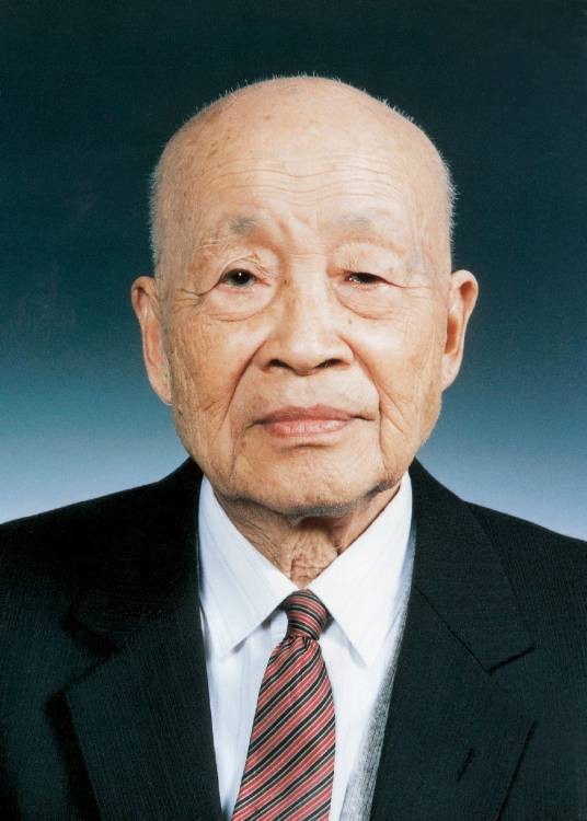 苏步青(中国微分几何学派创始人)