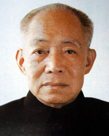 陈丕显（中国共产党第十二届中央委员会书记处书记）