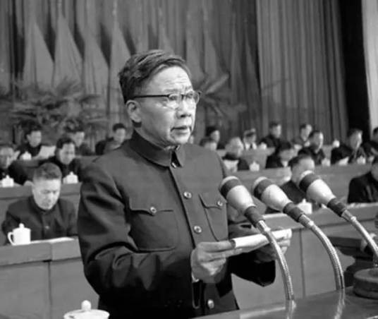 陆定一