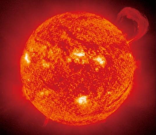 红巨星(恒星燃烧到后期所经历的一个阶段)