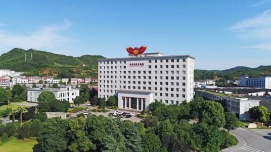 稻花香（湖北稻花香集团旗下酒类品牌）