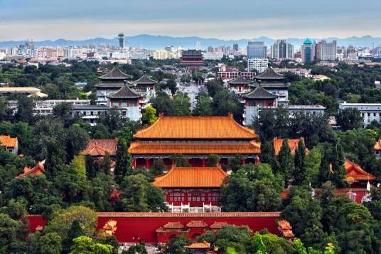 中轴线(大建筑群平面中统率全局的轴线)