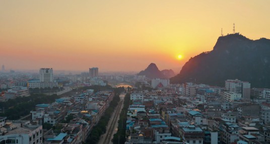 灵山县（广西壮族自治区钦州市辖县）