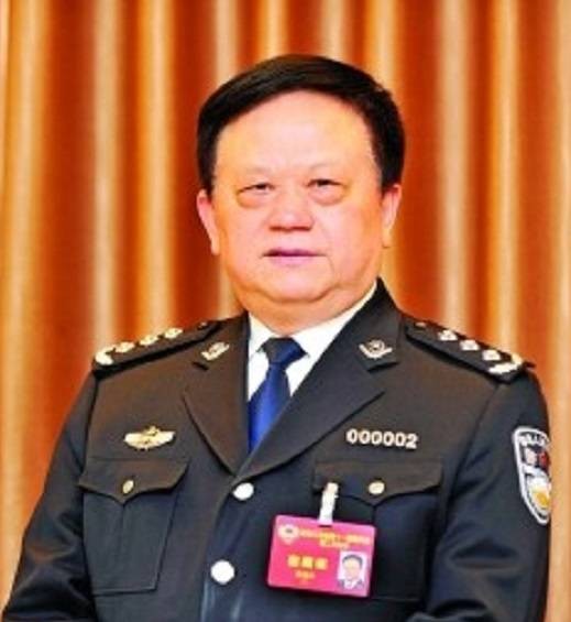 陈逸中