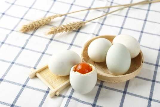 咸鸭蛋(中国特色菜肴)