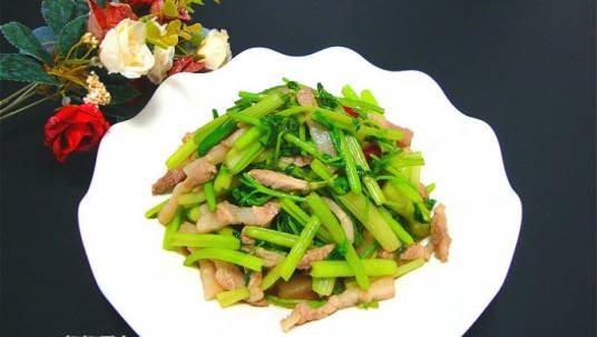 芹菜炒肉