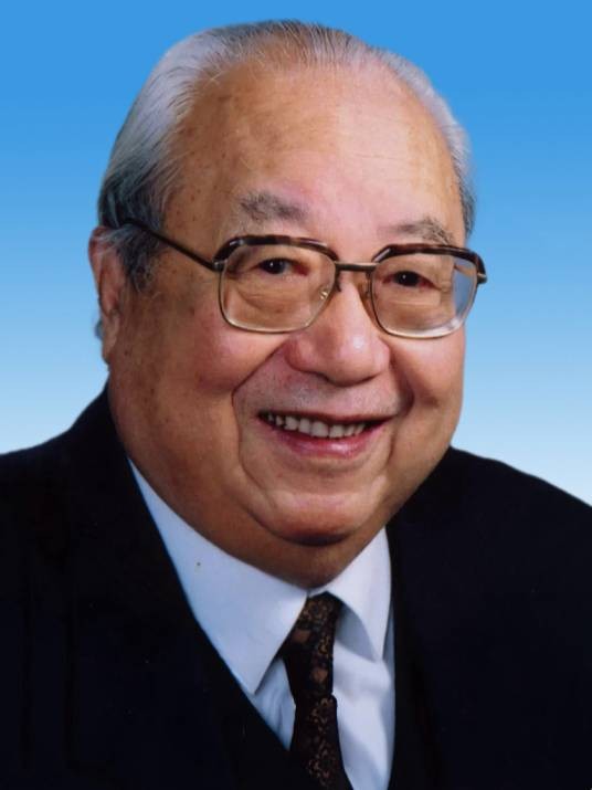 费孝通（当代著名社会学家、中央民族大学名誉校长）