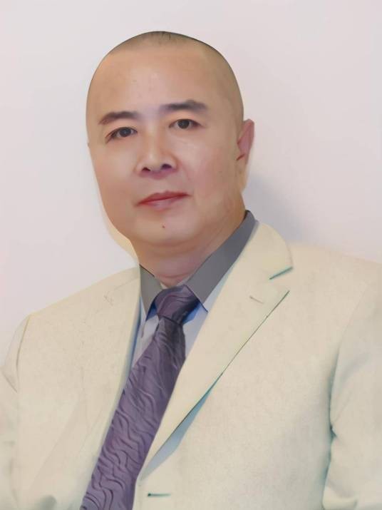 徐少华(中国著名表演艺术家、国家一级演员)