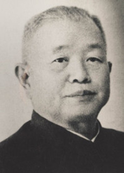黄镇（第十三届中央顾问委员会常委，原文化部部长）