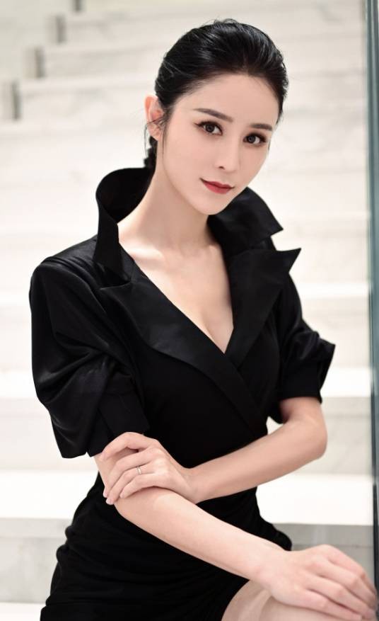 张馨月（中国女模特、演员）