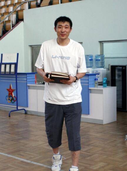 张劲松(前中国男子篮球队队员)
