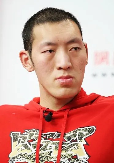 孙明明（前中国篮球运动员、演员）