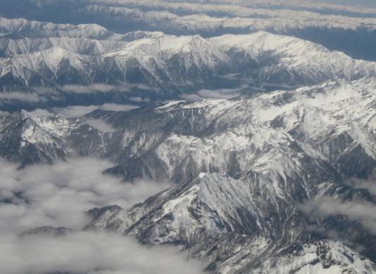 横断山脉（中国最长、最宽和最典型的南北向山系）