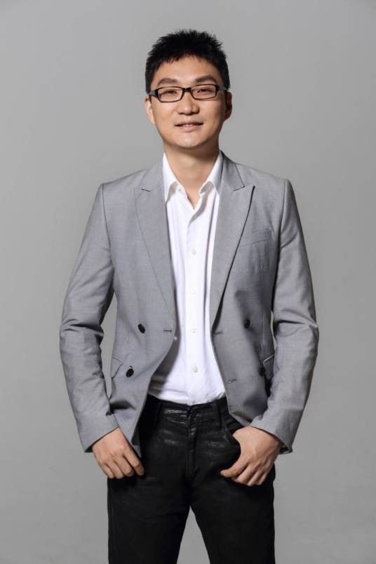 黄峥(拼多多创始人、原董事会董事长、首席执行官(CEO))