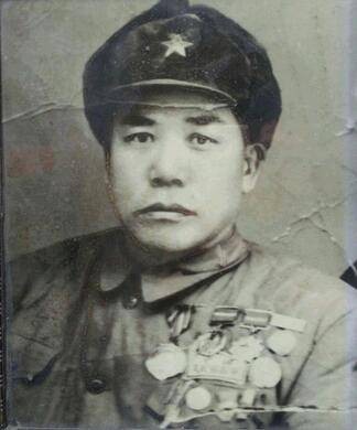 吕俊生(华北军区战斗英雄)