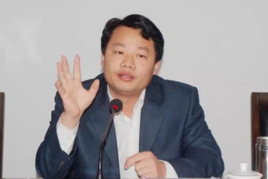 冯军旗（中国政法大学副教授、硕士生导师）