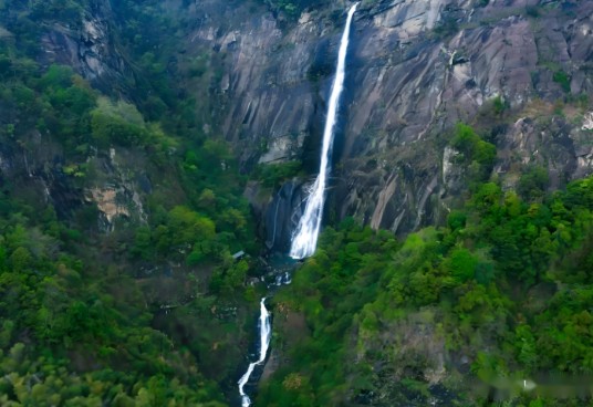 庐山瀑布(中国5A级旅游景区)
