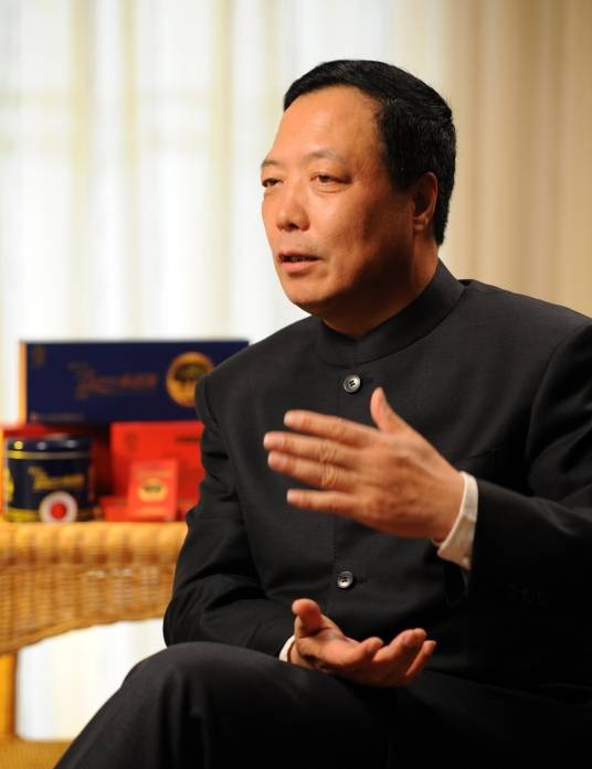 闫希军(天士力控股集团有限公司董事局终身荣誉主席)