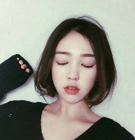 鹅蛋脸