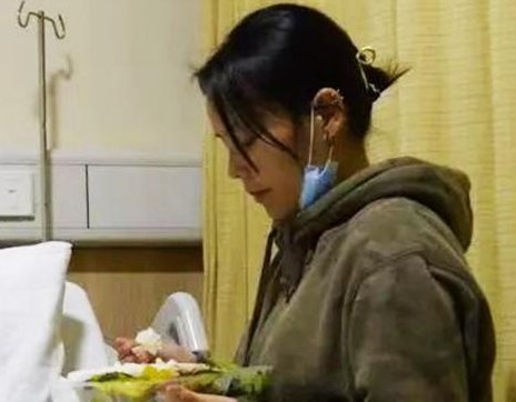 姚策养母和妻子网上隔空互呛,两人的主要矛盾是什么?