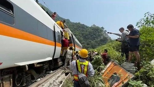 台铁脱轨事故中一家4口仅存1人,这起事故造成了怎样的后果?