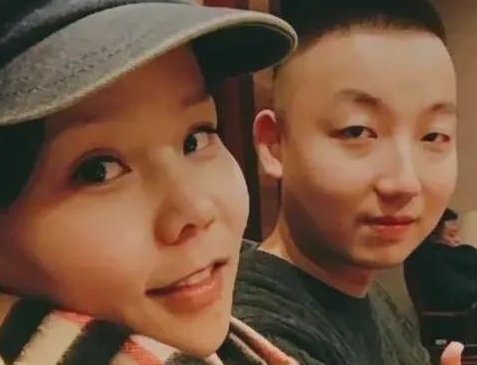 姚策养母和妻子网上隔空互呛,两人的主要矛盾是什么?
