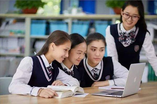 河北女子开补习班致多名学生家长阳性被刑拘,这件事起到了什么警示作用?