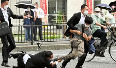 枪杀安倍嫌犯在拘留所不停做俯卧撑，他为何跟没事人一样？
