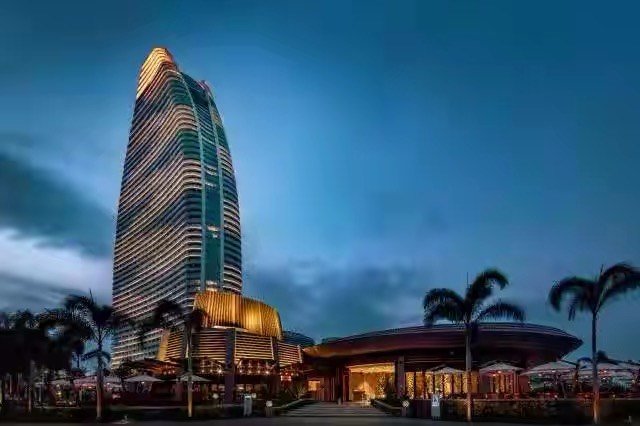 国庆期间58888元一晚三亚酒店套房已售罄，什么样的环境这么贵？