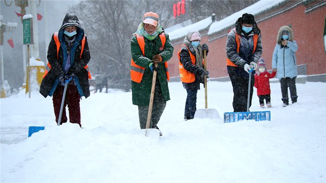 为应对暴雪,哈尔滨进入临战状态,这场暴雪会持续多久?
