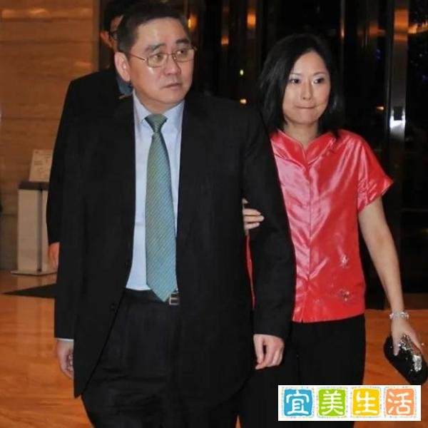 为了出轨女学生,他弃当千亿豪门接班人,最苦却是原配