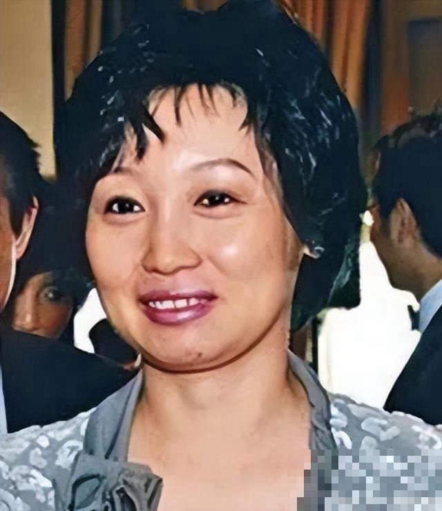 宗庆后和施幼珍离婚没有