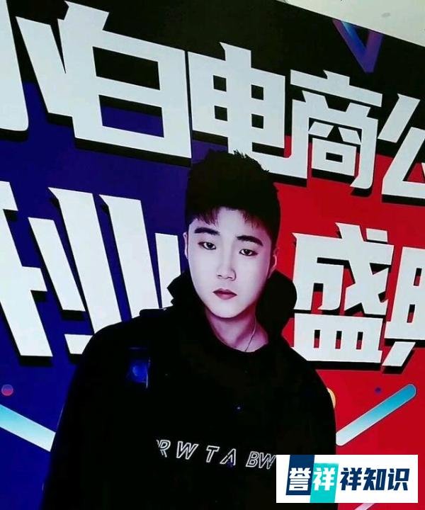 歌手王蓉签约网红白小白，为钱自毁明星人设，粉丝纷纷表态取关