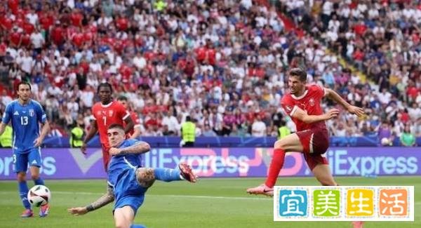 0：2！再见意大利男足！不敌瑞士男足无缘欧洲杯8强，卫冕冠军被打爆了