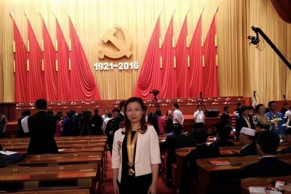 中国残疾人联合会第八届名誉主席,主席团主席、副主席简介