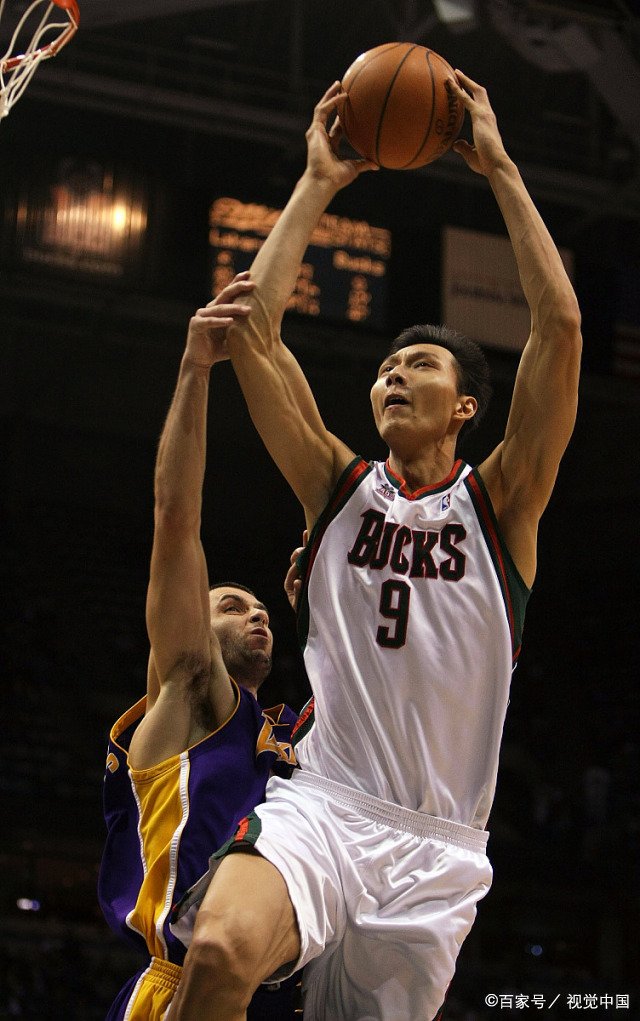有人说易建联去到过NBA打球，那是在哪一年去的呢？