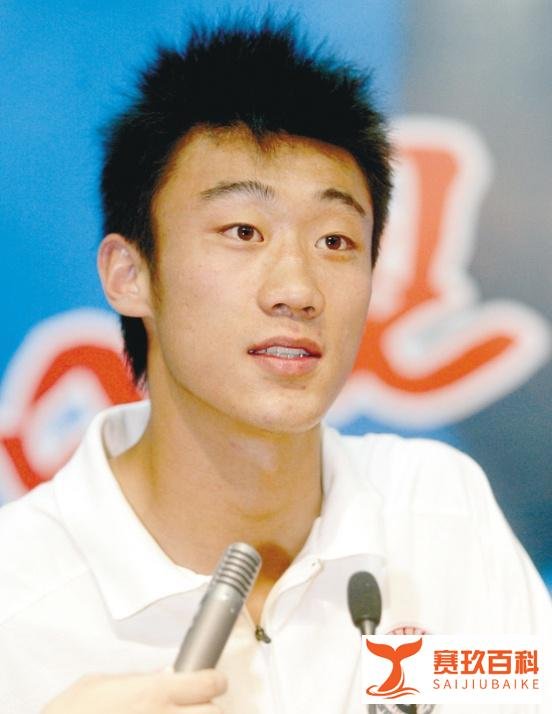 曝前国足张鹭被抓！因酒驾被国家队禁赛一年，转会费曾高达7000万