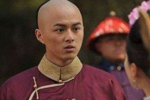 为什么说在康熙的儿子中，地位最高的除了太子就是十阿哥？