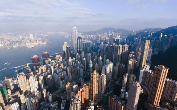 香港房价暴跌回7年前