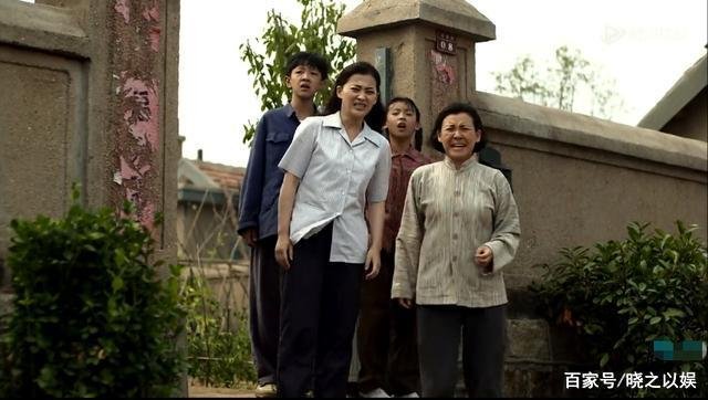 父母爱情:安杰身边有5个孩子,她对谁感情最深?