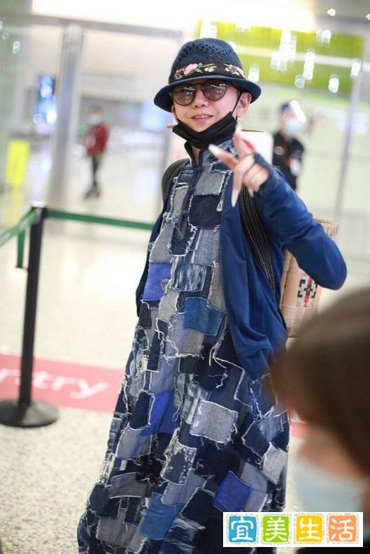 杨丽萍为什么常年都戴着帽子？她各种奇特做法，是在为艺术献身吗？